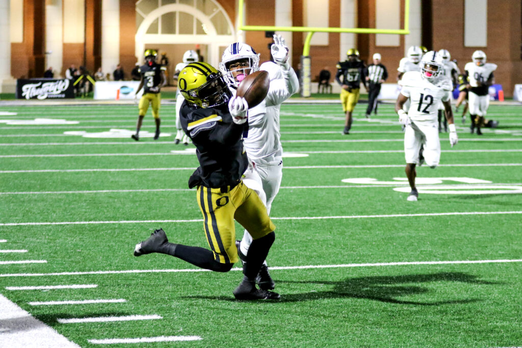 Oxford’s Jaylin Taylor makes a key one-handed grab to set up the go-ahead touchdown just before halftime of Oxford’s 21-10 victory over Clay-Chalkville on Friday. (Photo by Greg Warren/For East Alabama Sports Today)